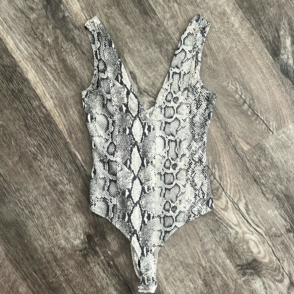Lulus Stretchy Snakeskin Bodysuit Size Small